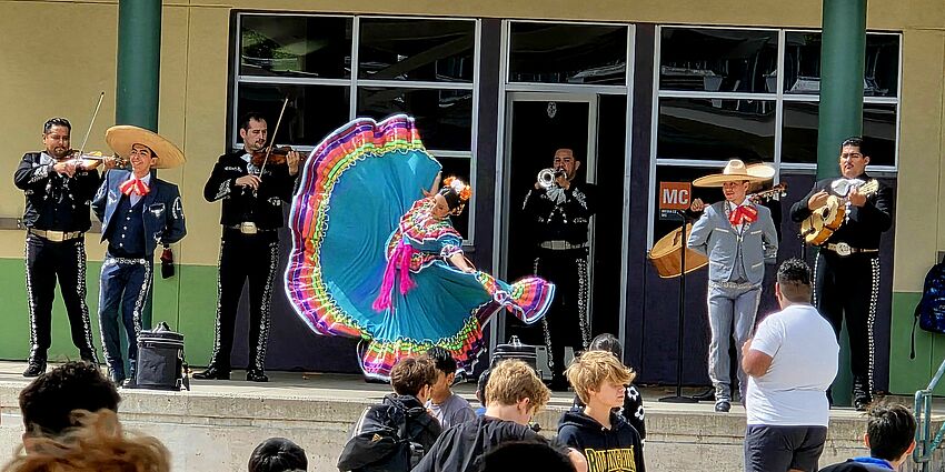 Mariachi Music During Lunch!